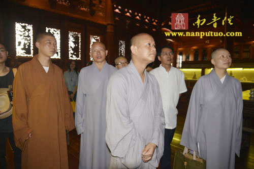天心永乐禅寺住持泽道法师陪同台湾十方禅林住持首愚法师一行参访厦门