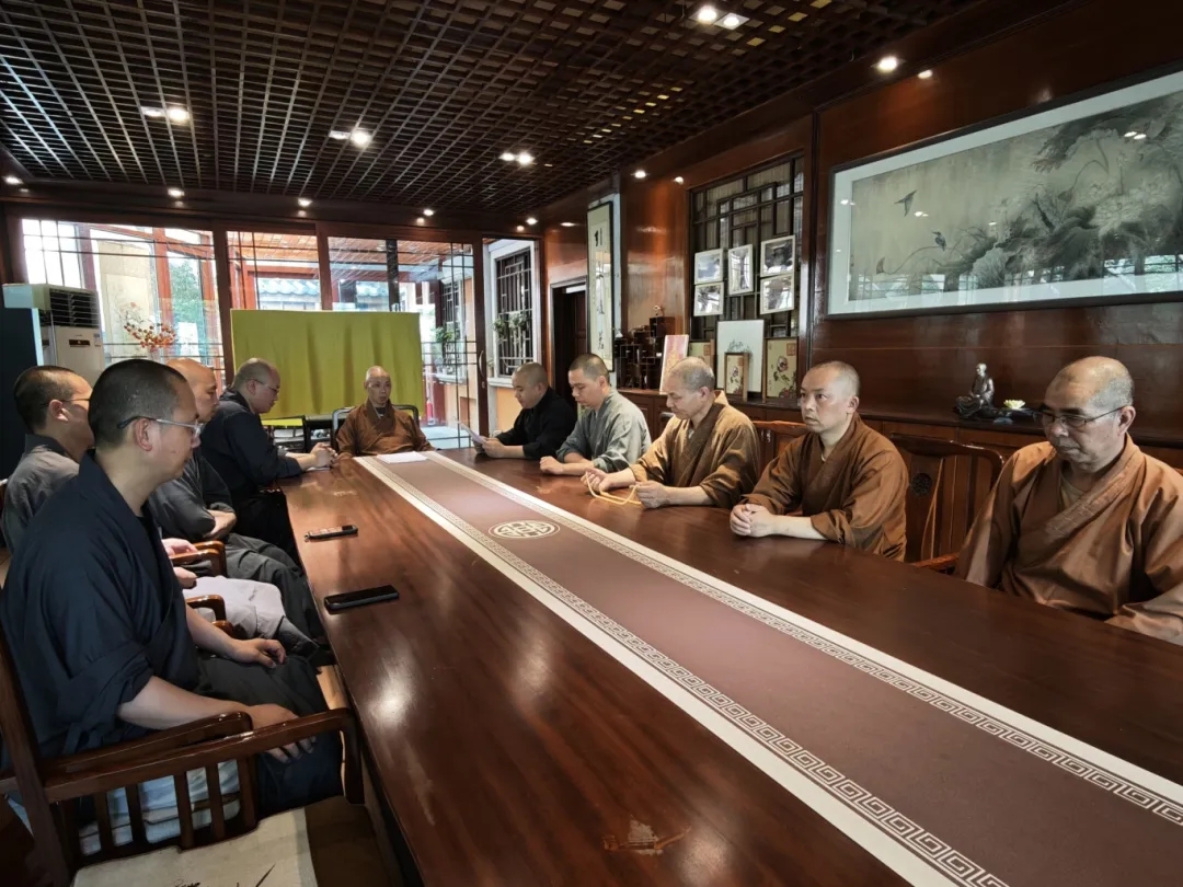 厦门太平岩寺组织全体常住法师开展政治学习